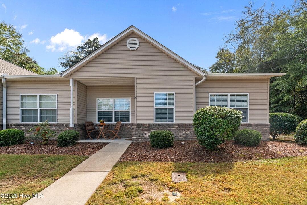 101 E Rhode Island Ave in Southern Pines, NC - Building Photo