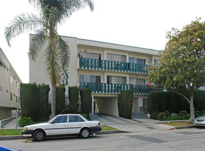 1045 S Sherbourne Dr in Los Angeles, CA - Building Photo - Building Photo