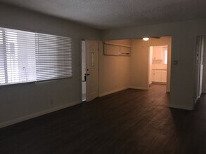 10424-10425 Parr Ave in Los Angeles, CA - Building Photo - Building Photo