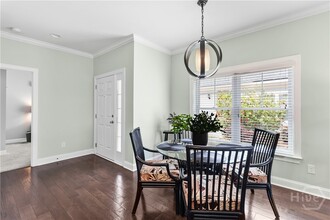 192 Lake Lily Dr in Richmond Hill, GA - Foto de edificio - Building Photo