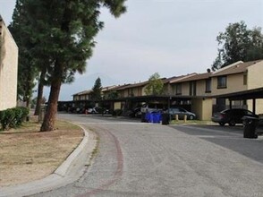 7972 Midhurst Dr in Highland, CA - Building Photo - Building Photo