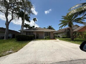 5428 Gene Cir in West Palm Beach, FL - Building Photo - Building Photo