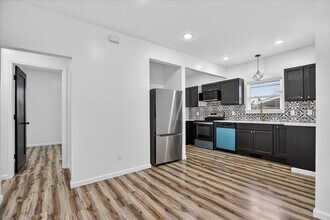 509 McDonald St in Midland, MI - Building Photo - Building Photo