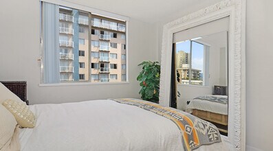 1952 Comox St in Vancouver, BC - Building Photo - Building Photo