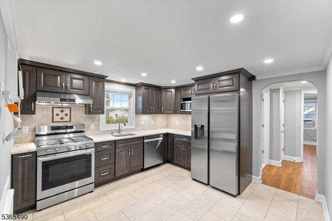 86 Forest St in North Arlington, NJ - Building Photo - Building Photo