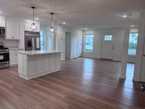 18 Infield St in Bridgeport, CT - Building Photo - Building Photo