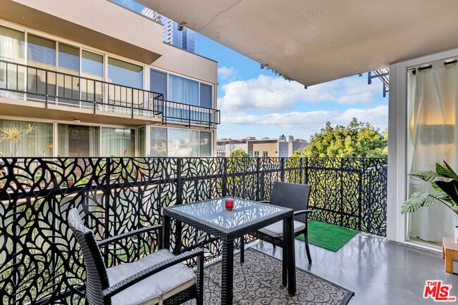 9950 Durant Dr in Beverly Hills, CA - Building Photo - Building Photo