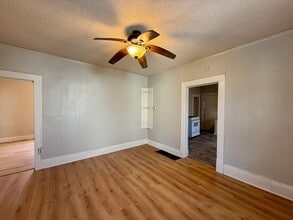 1445 S Hydraulic Ave in Wichita, KS - Building Photo - Building Photo