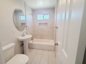 1413 E 53rd St in Los Angeles, CA - Building Photo - Building Photo