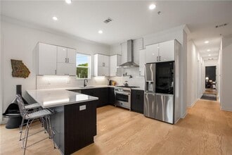 417 E College Ave in Decatur, GA - Building Photo - Building Photo