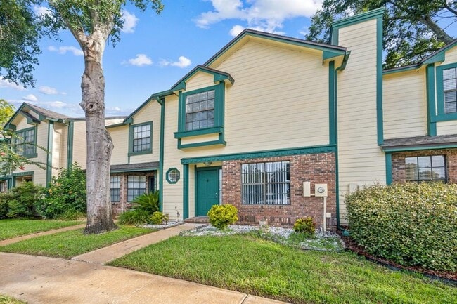 property at 2748 Candlewood Ct