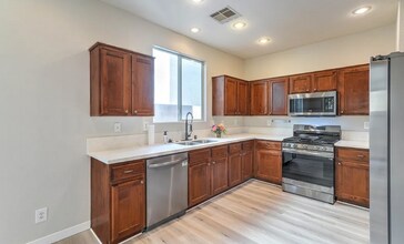 7708 Hampton Willows Ln in Las Vegas, NV - Building Photo - Building Photo