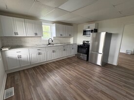 190 Economy St in Aliquippa, PA - Building Photo