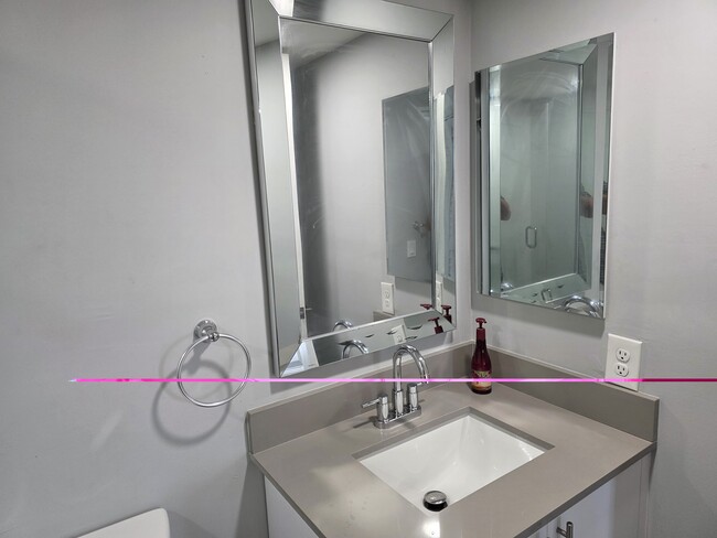 6575 W 4th Ave, Unit West Property 507 in Hialeah, FL - Building Photo - Building Photo