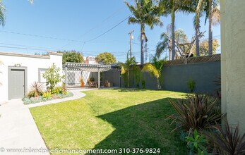 745 Avenue C in Redondo Beach, CA - Building Photo - Building Photo
