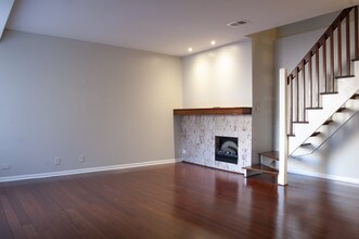 744 W Gordon Terrace-Unit -307 in Chicago, IL - Building Photo - Building Photo