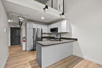 266 E Michigan Ave, Unit 402 in Kalamazoo, MI - Building Photo - Building Photo