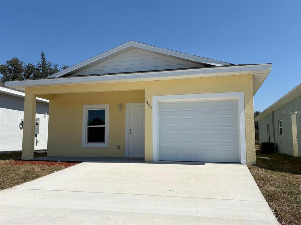 1464 Las Villas Blvd in Sebring, FL - Building Photo