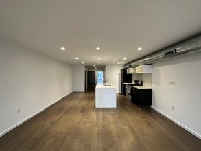 1417 N 7th St, Unit 2 in Philadelphia, PA - Building Photo - Building Photo