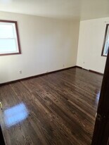 5830 S Indiana Ave in Cudahy, WI - Building Photo