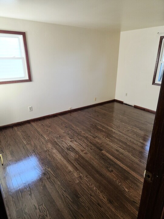 5830 S Indiana Ave in Cudahy, WI - Building Photo