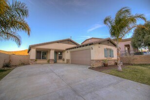 23434 Badger Creek Ln in Canyon Lake, CA - Building Photo