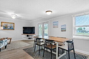 17462 Front Beach Rd in Panama City Beach, FL - Building Photo