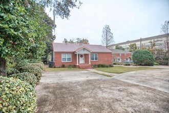 1610 Belle Vue Way in Tallahassee, FL - Building Photo - Building Photo