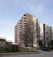 Oakville Senior Citizens Residence in Oakville, ON - Building Photo - Building Photo