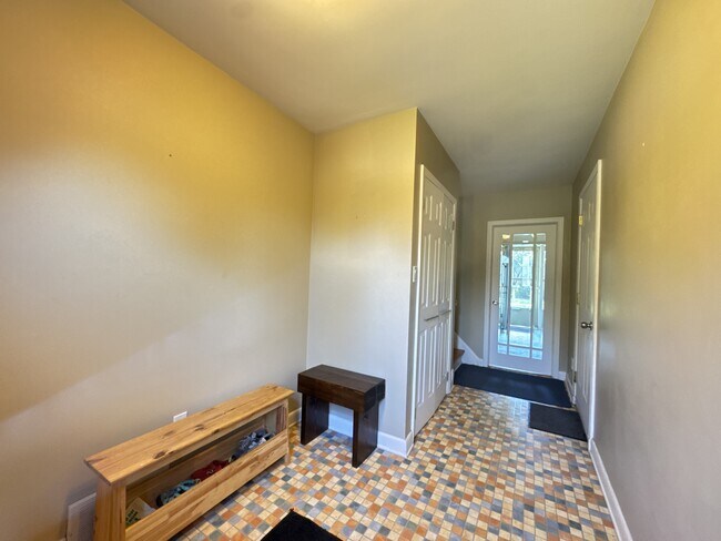 710 Sherbourne Rd in Ottawa, ON - Building Photo - Building Photo