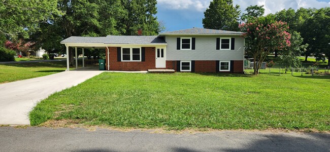 2006 Monza Dr in Albemarle, NC - Building Photo - Building Photo