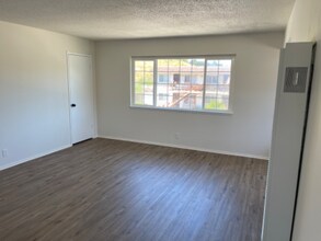 2171 Peach St in Pinole, CA - Building Photo - Building Photo