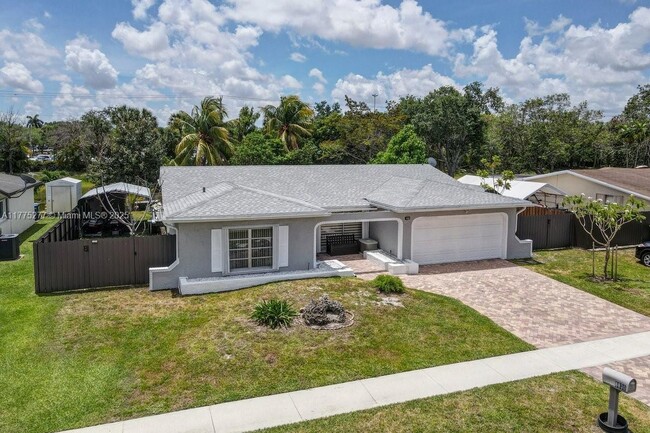 8830 NW 3rd St in Pembroke Pines, FL - Building Photo - Building Photo