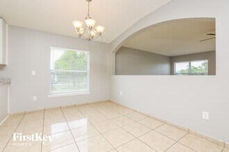 1739 Crowned Ave, Unit 9305-A in Groveland, FL - Foto de edificio - Building Photo