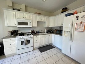 56 Hobson St, Unit 2 in Boston, MA - Building Photo