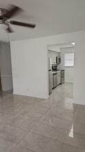 1051 NW 27th Ave in Fort Lauderdale, FL - Building Photo - Building Photo