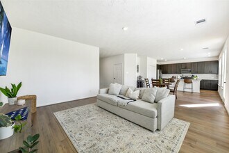 712 Imperial Lp in Alvin, TX - Building Photo - Building Photo