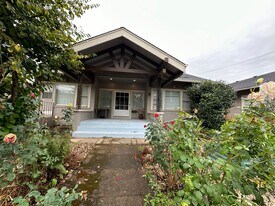 2005 NE 46th Ave in Portland, OR - Building Photo