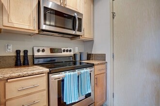 The Villas at Kennedy Creek Apartments in Tumwater, WA - Building Photo - Building Photo