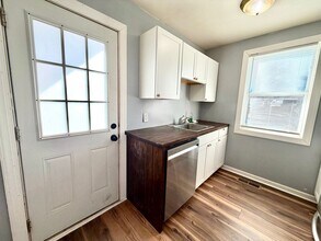 1011 Parklane St NW in Huntsville, AL - Building Photo - Building Photo