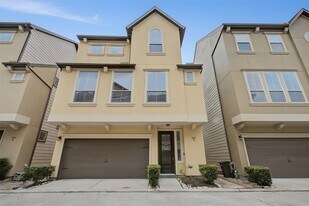 6363 Fairdale Ln in Houston, TX - Building Photo