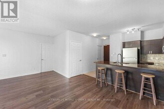 208 Enfield Pl in Mississauga, ON - Building Photo - Building Photo