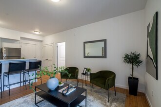 L39 Apartments in Portland, OR - Foto de edificio - Building Photo