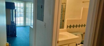 921 SE 5th Ave, Unit Pompano apartment in Pompano Beach, FL - Building Photo