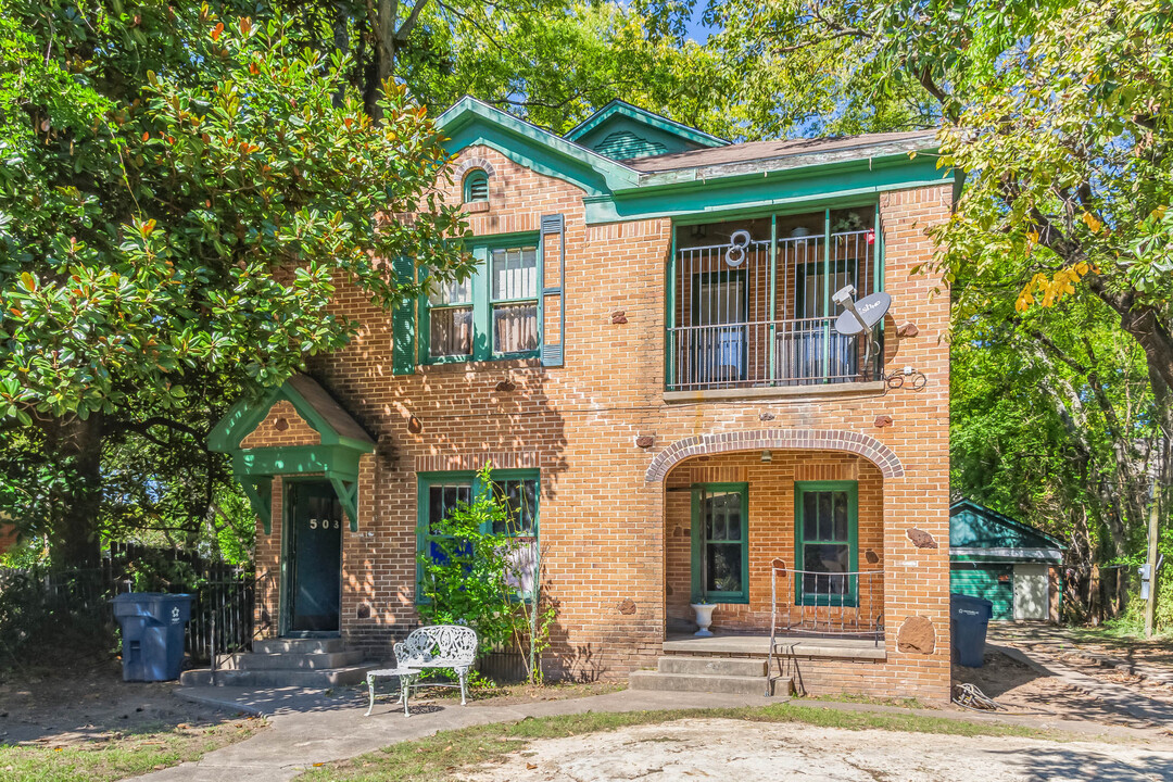 503 E 1st St in Mount Pleasant, TX - Building Photo