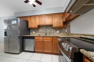 2017 Caribbean Dr S in Kissimmee, FL - Building Photo - Building Photo
