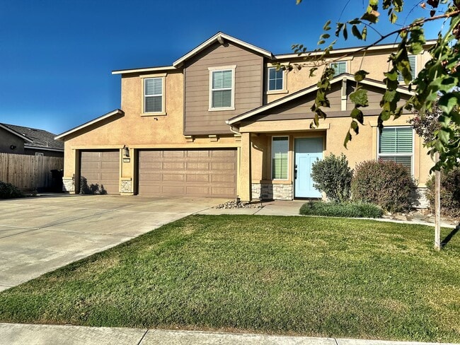 3317 N Clay St in Visalia, CA - Foto de edificio - Building Photo