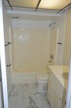 13200 W Heiden Cir in Lake Bluff, IL - Building Photo - Building Photo