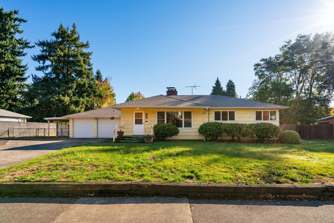7811 NW 9th Ave in Vancouver, WA - Building Photo