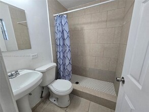 1376 NW 103rd St in Miami, FL - Building Photo - Building Photo